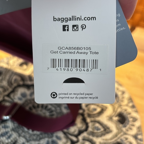 Baggallini get carried away tote. NWT. - Picture 4 of 6